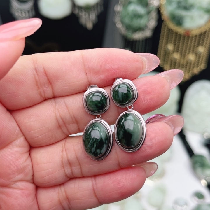 @***圆透闪石-蛇纹石玉银S925镶嵌耳坠