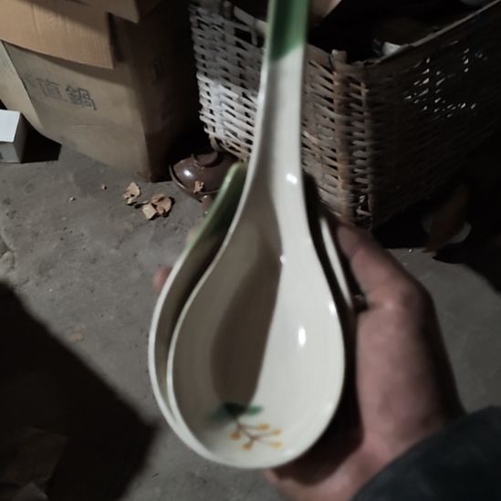茶盏陶瓷盘子碗啥都有