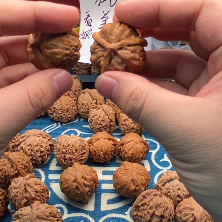 大***帅吊坠文玩核桃三棱