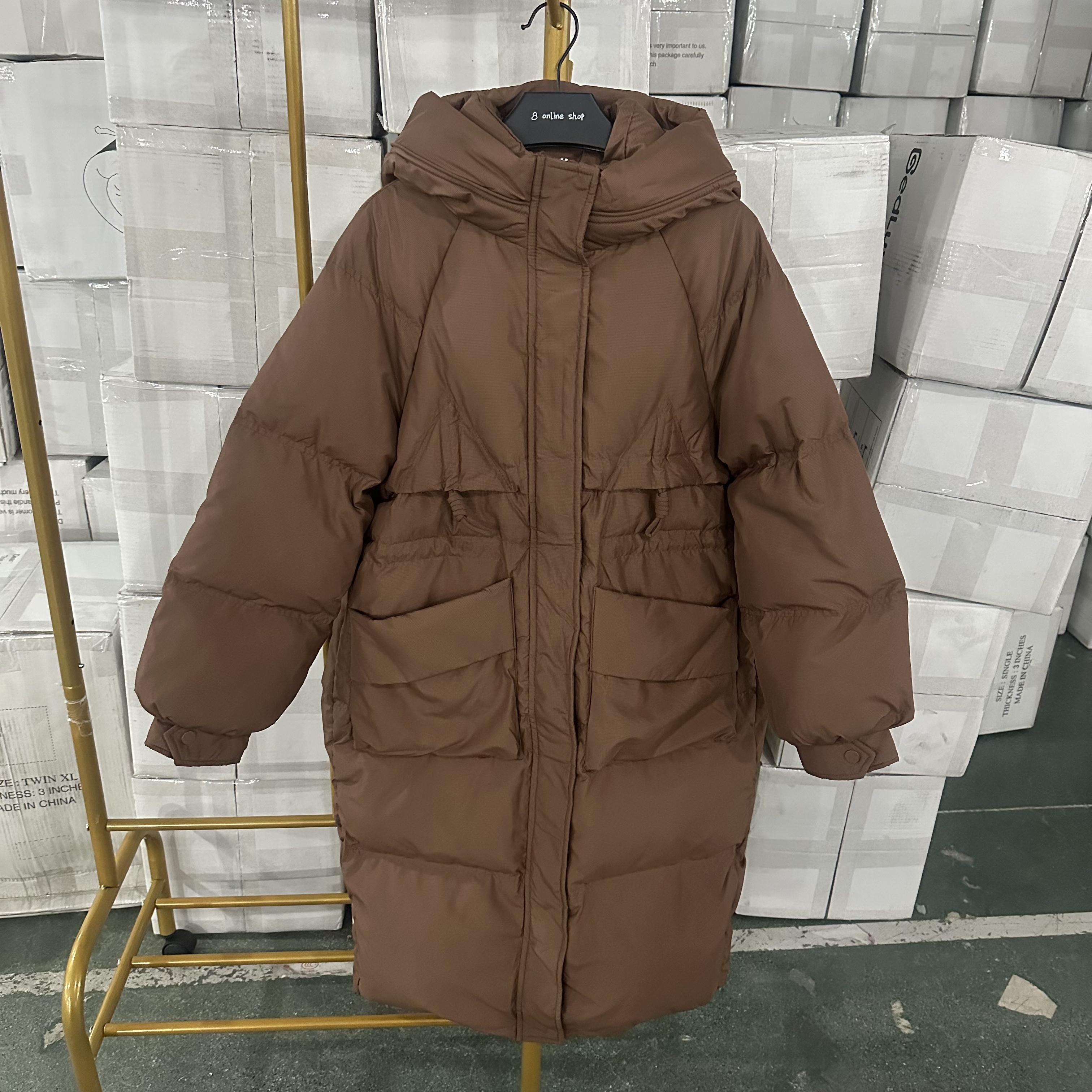 咖色色女连帽长款冬款潮流冬季保暖EE服多尺码