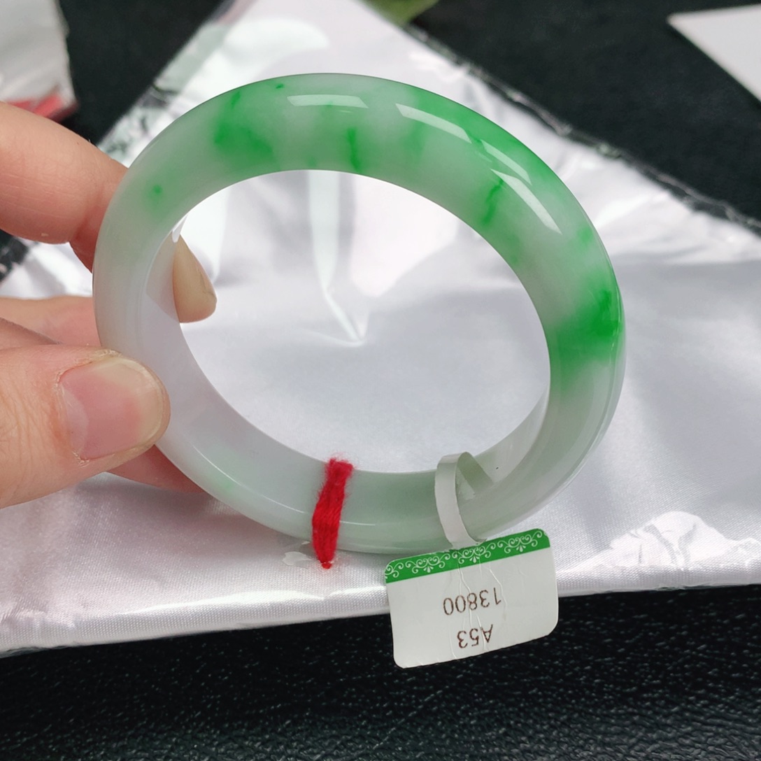 翡翠手镯未镶嵌沐**辰53➕