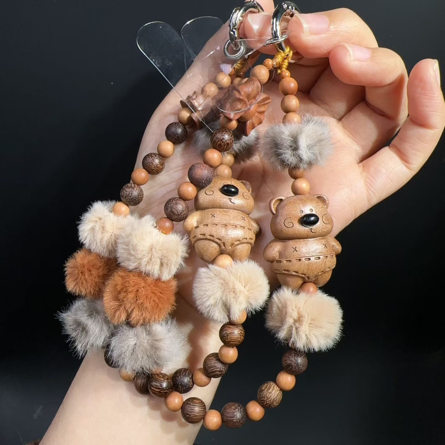 新品毛球手机链桃木裤衩熊搭配檀香木隔珠手机挂绒毛挂件复古