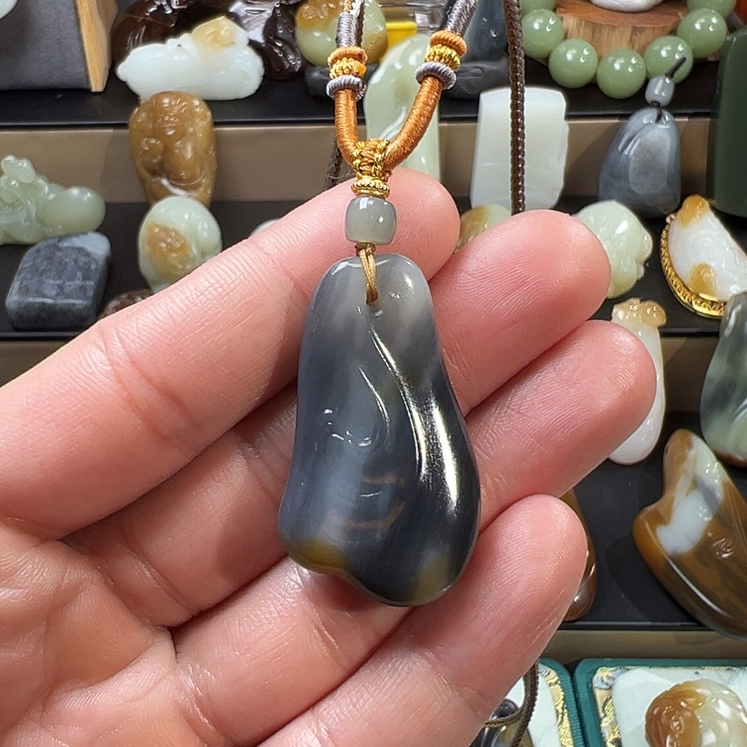 和田玉颈饰未镶嵌