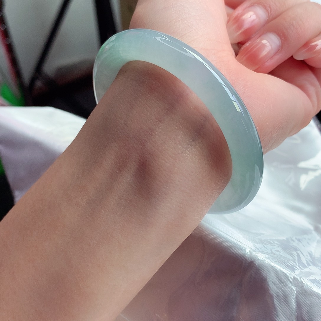 翡翠手镯未镶嵌天然A货翡翠54/55冰蓝条