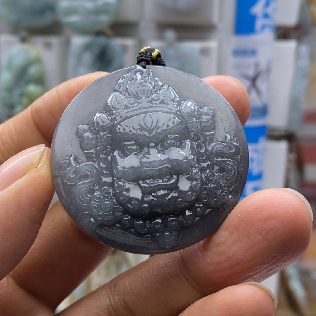 翡翠颈饰未镶嵌财哥