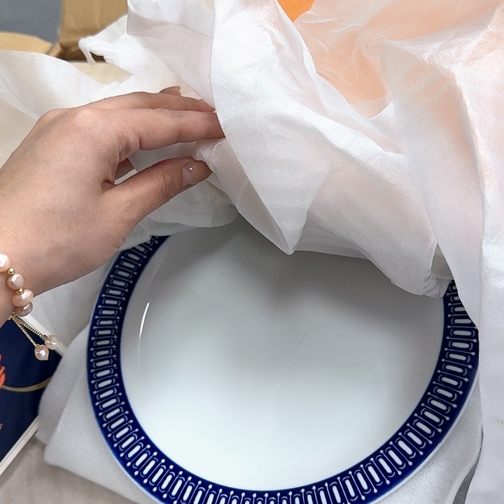 贝*熊瓷器。  瓷器。