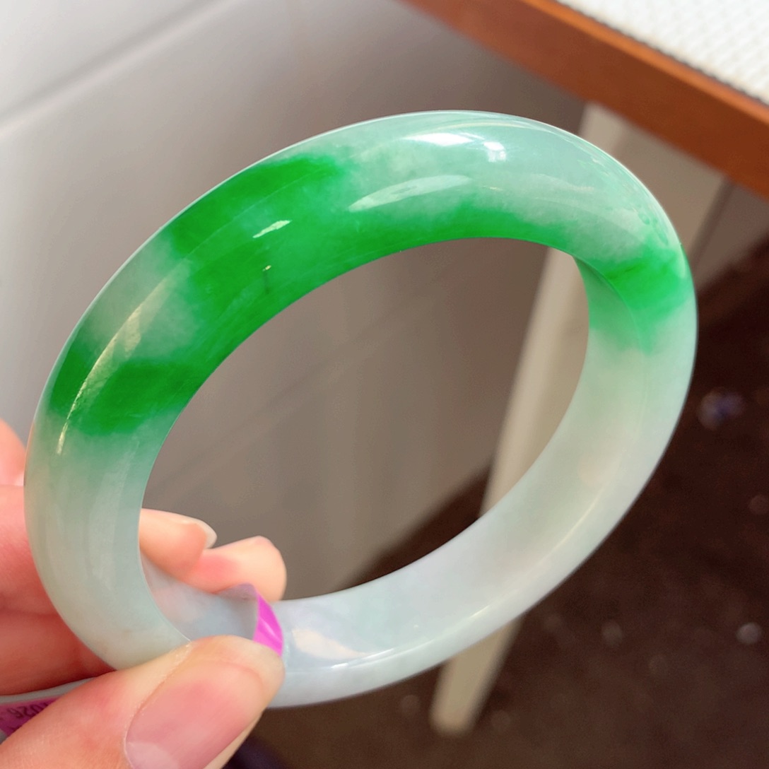 未镶嵌手镯翡翠傲**花定金30000看货，未付25800