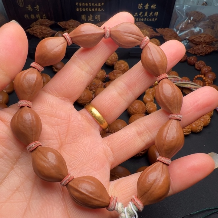 橄榄核手串/手链核雕刻的核雕作品