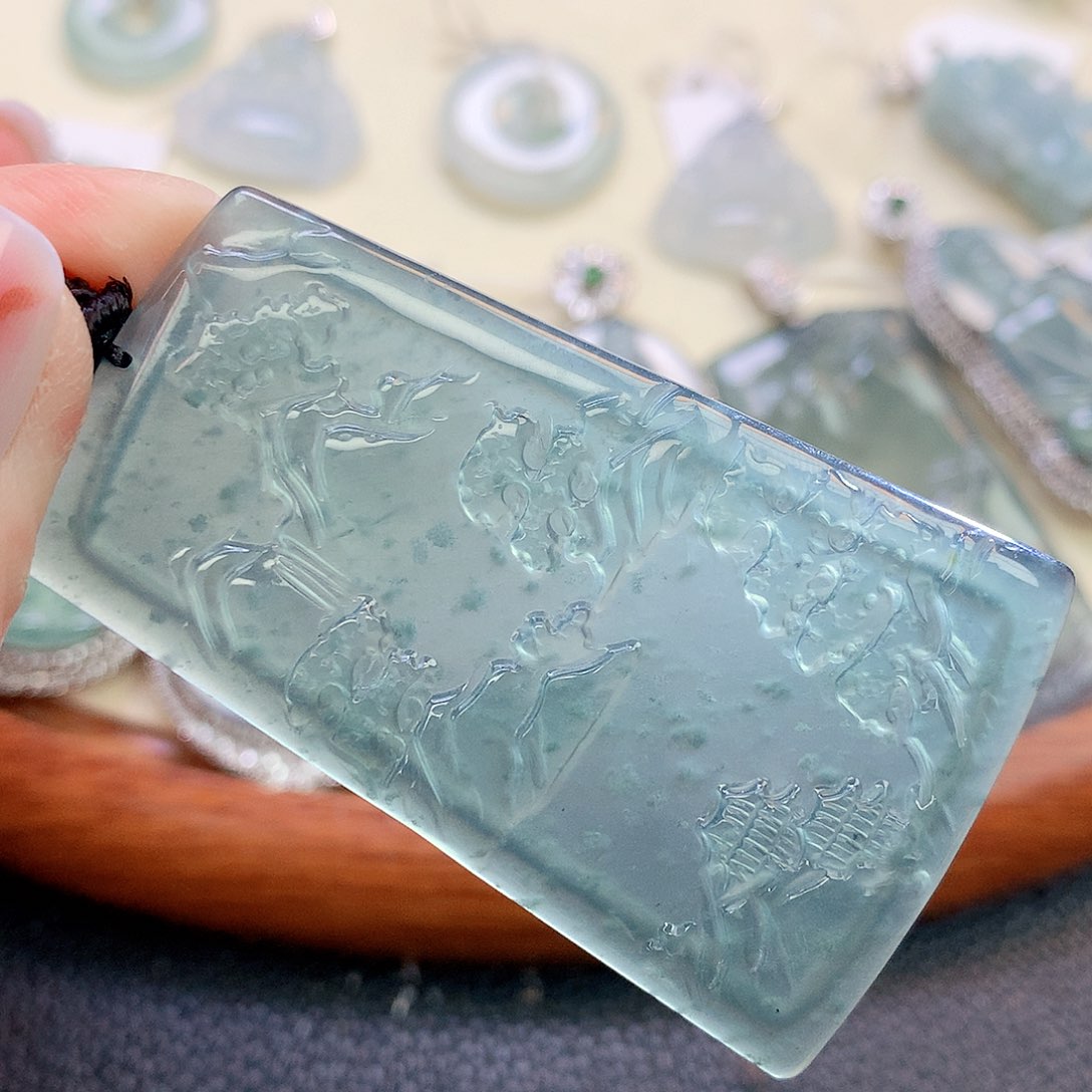 翡翠颈饰未镶嵌翡翠