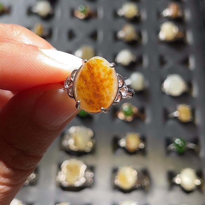 未镶嵌戒指和田玉雪***?