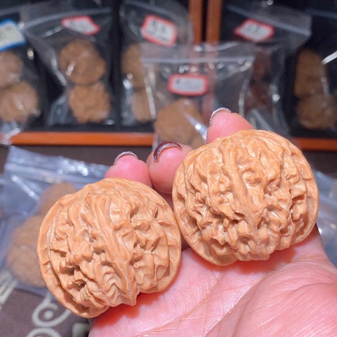 西***桐文玩核桃把件苹果