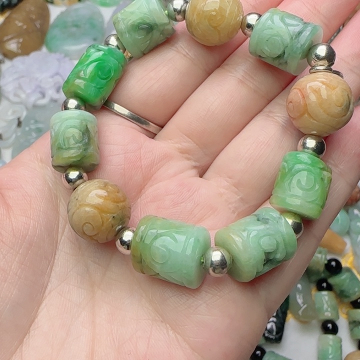 得***丐翡翠未镶嵌颈饰天然A货