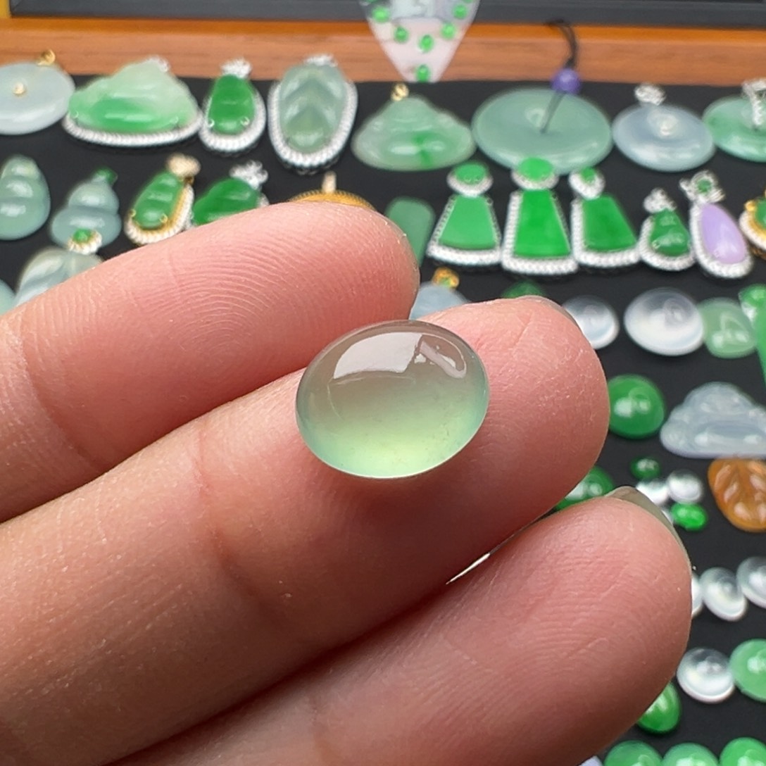 翡翠颈饰未镶嵌蛋10.2