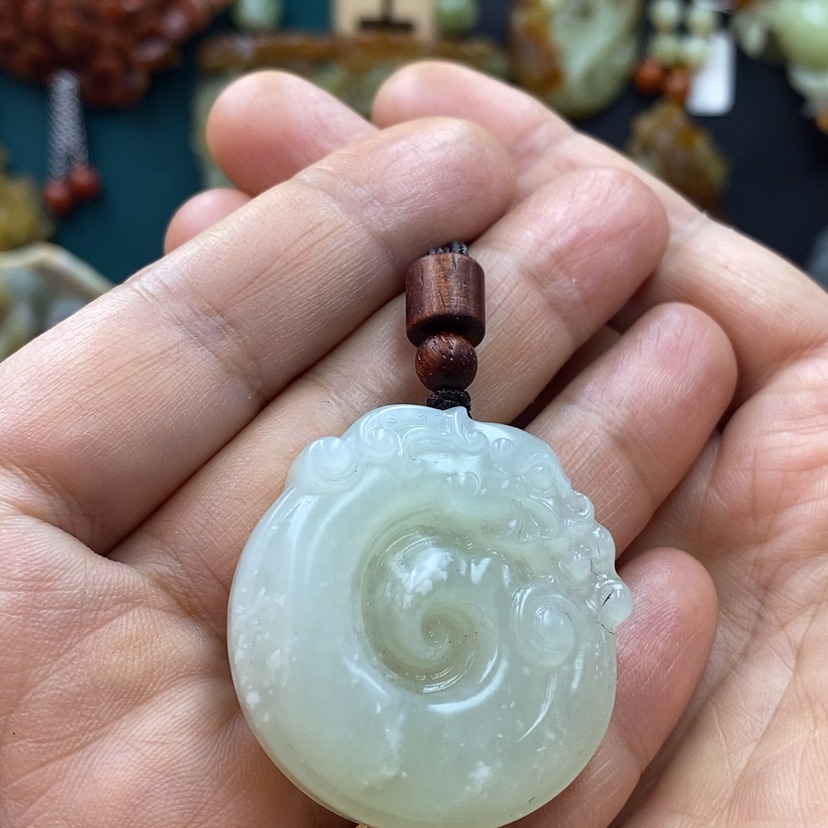 【闪购商品】蛇纹石玉吊坠未镶嵌