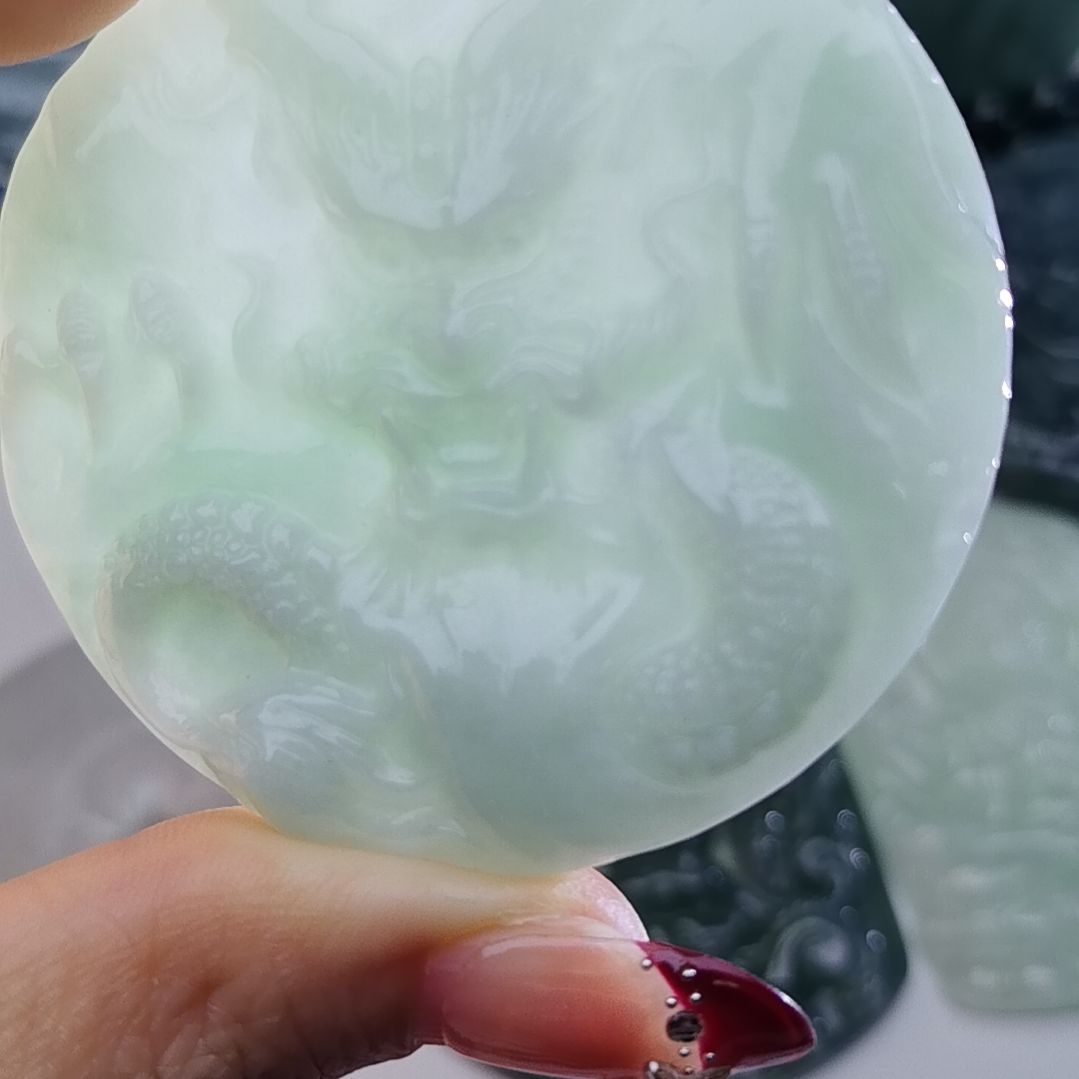 翡翠颈饰未镶嵌天然的A货翡翠多样性发货