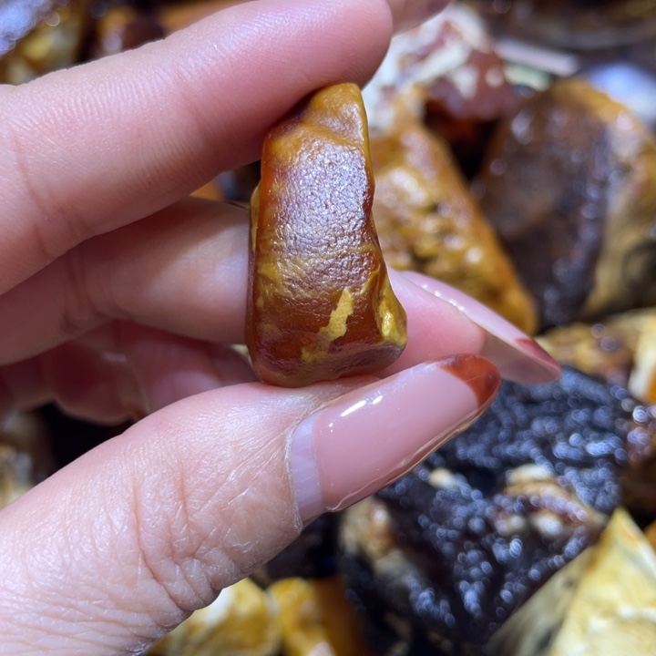 定制琥珀未镶嵌原石