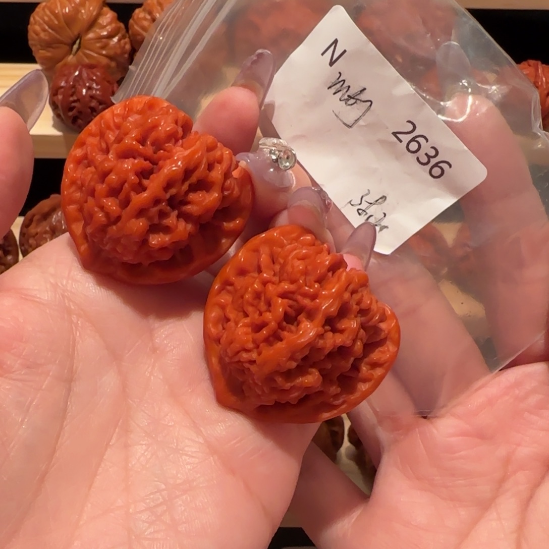 ：***z吊坠文玩核桃玉化满天星38精品