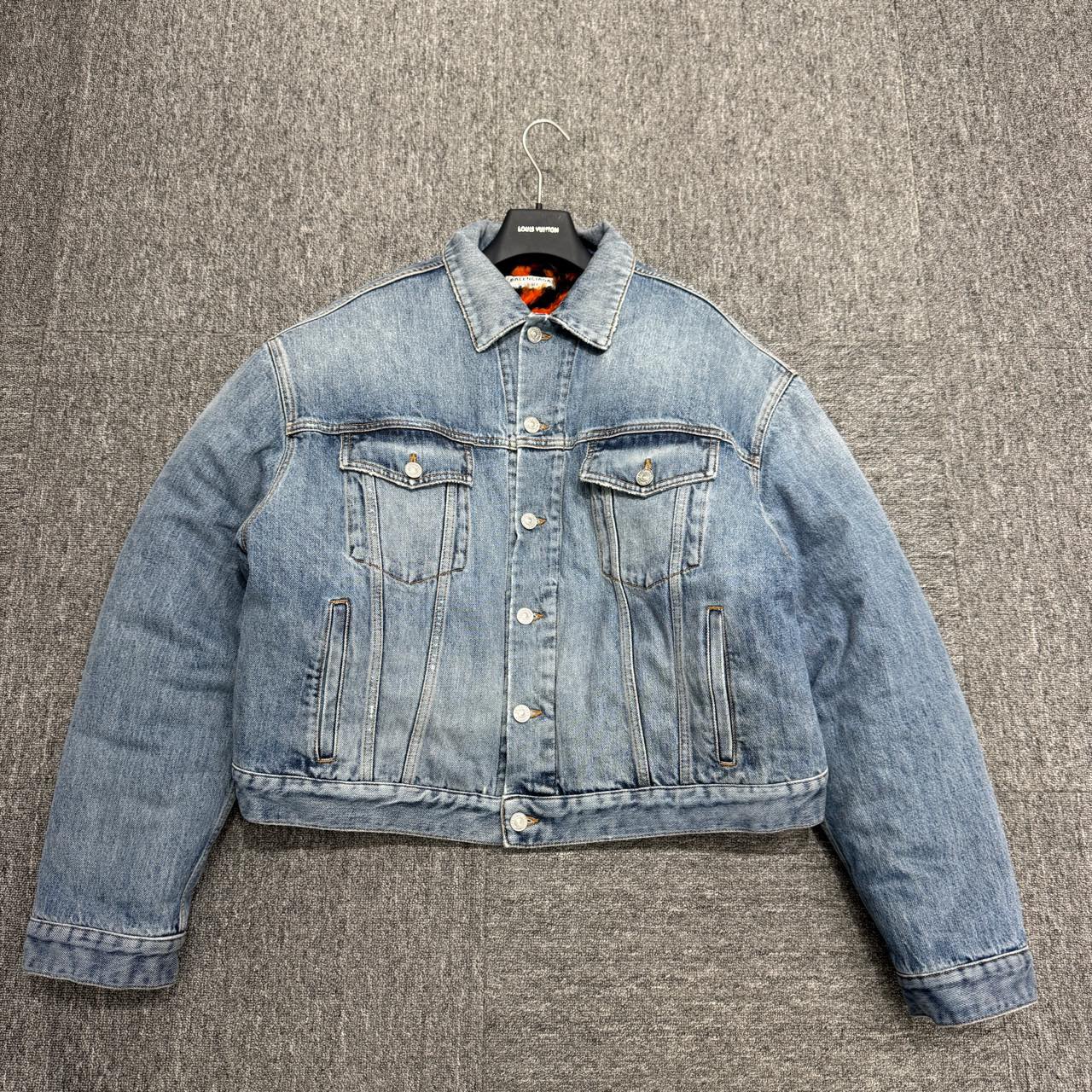 Balenciaga 内里豹纹满印牛仔夹克/38码/99新/12395