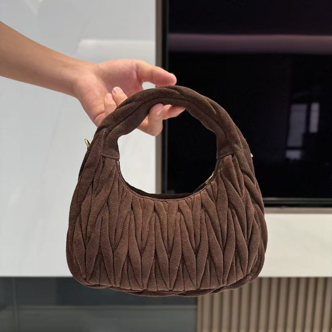 【77专属M】褶皱呼啦圈月牙wander23cm 一样的包 包