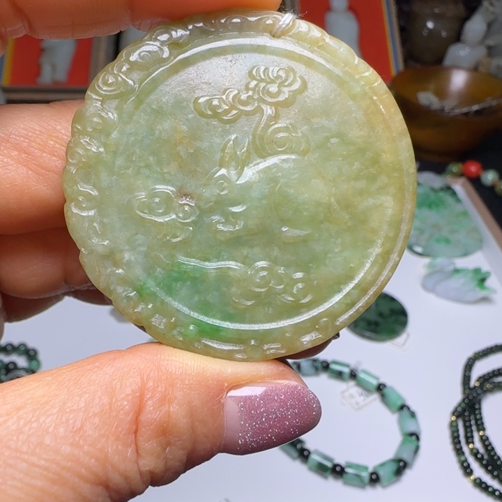 陈***@翡翠未镶嵌颈饰翡翠挂件时尚百搭