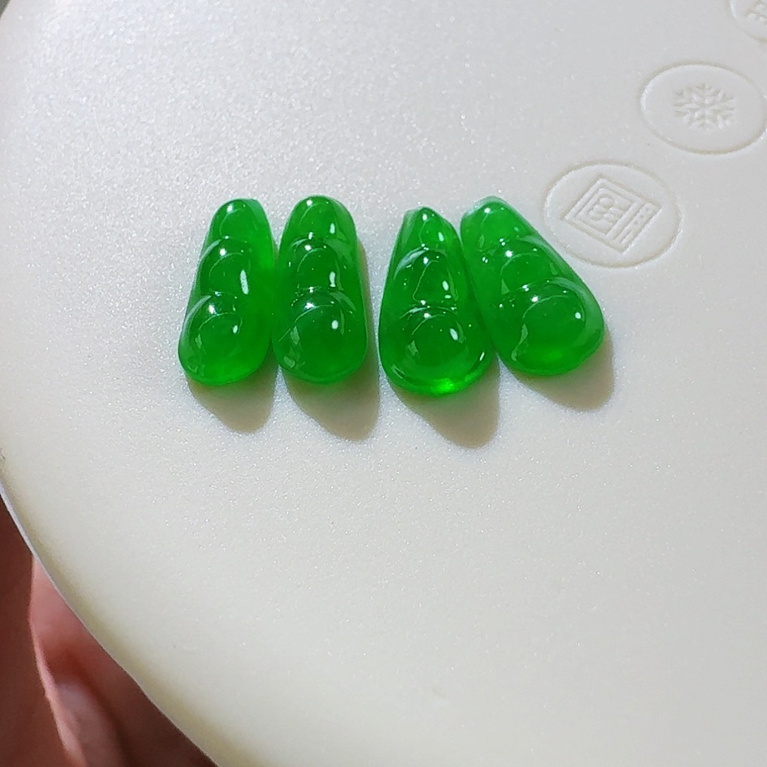 翡翠颈饰未镶嵌四季平安豆