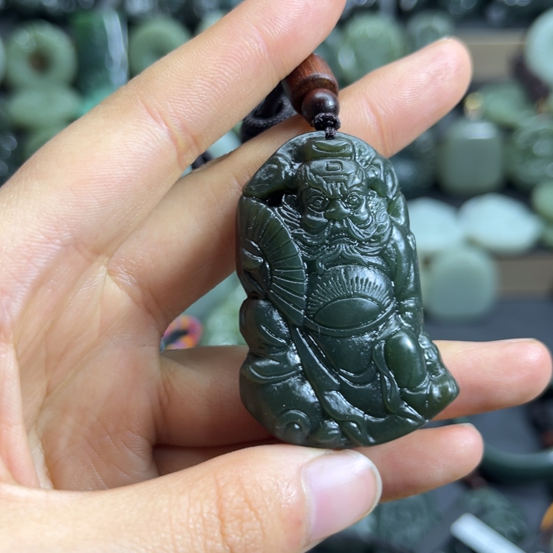 和田玉未镶嵌颈饰钟馗