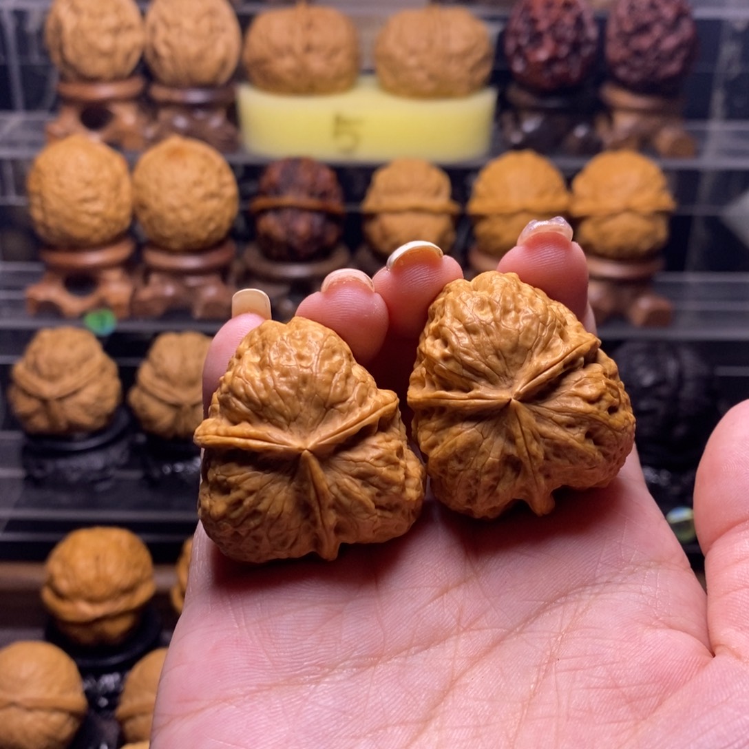 汽***？把件文玩核桃Z42外星人三棱36尺