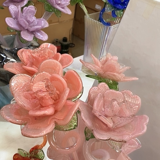 琉璃花瓶高45厘米宽9厘米