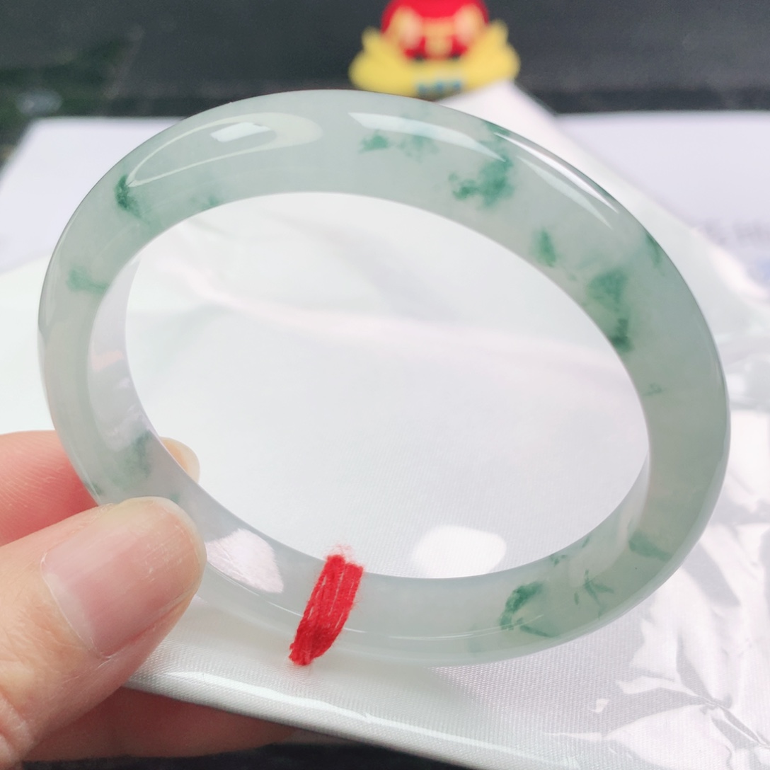 翡翠未镶嵌手镯（贵妃镯）