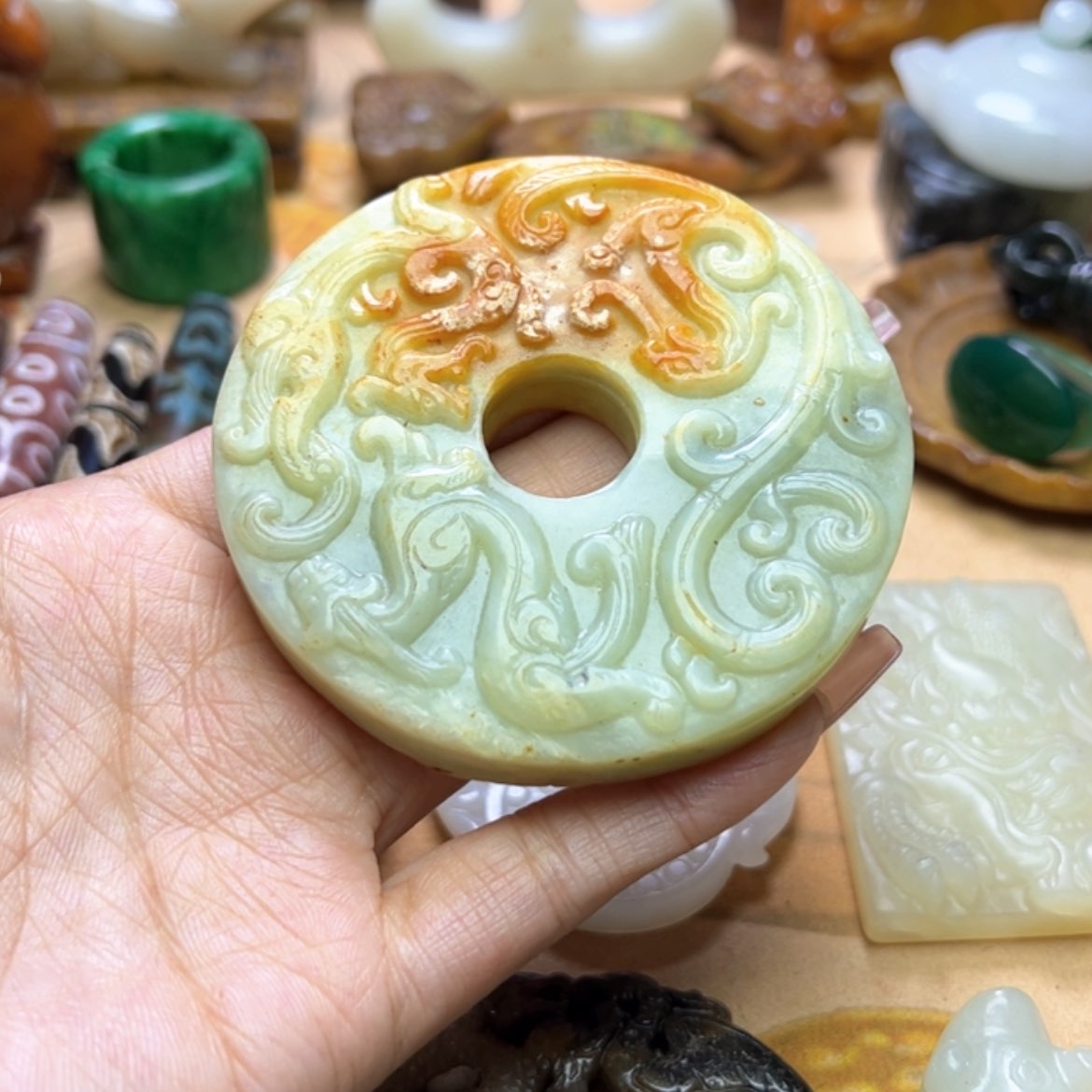 【闪购商品】蛇纹石玉颈饰未镶嵌