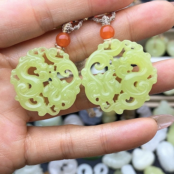 和田玉未镶嵌颈饰