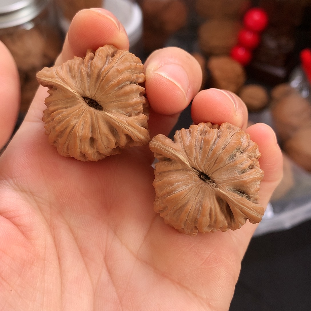 文玩核桃把件四座楼手捻