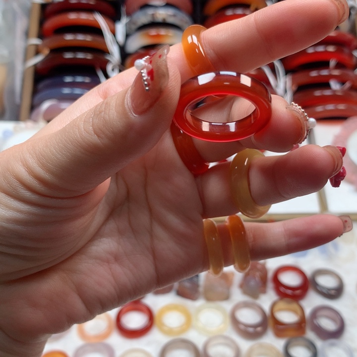 玛瑙/玉髓手镯未镶嵌耕***获