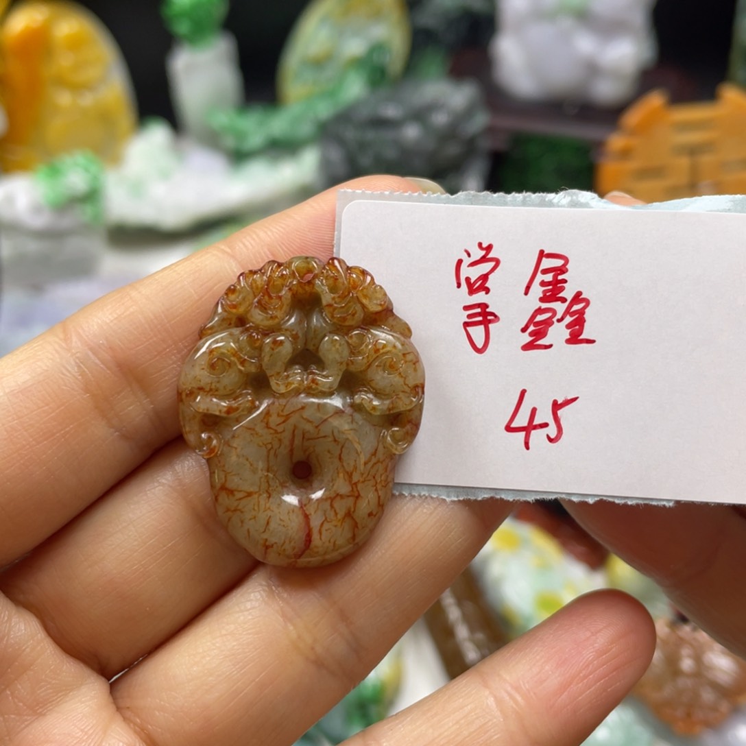 翡翠颈饰未镶嵌掌*牌子