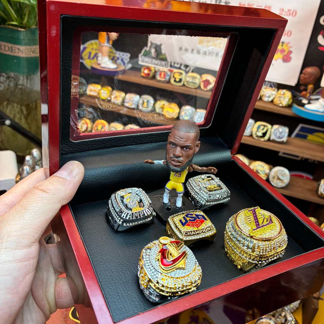 詹姆斯超强升级版（4冠+12奥运）送玩偶