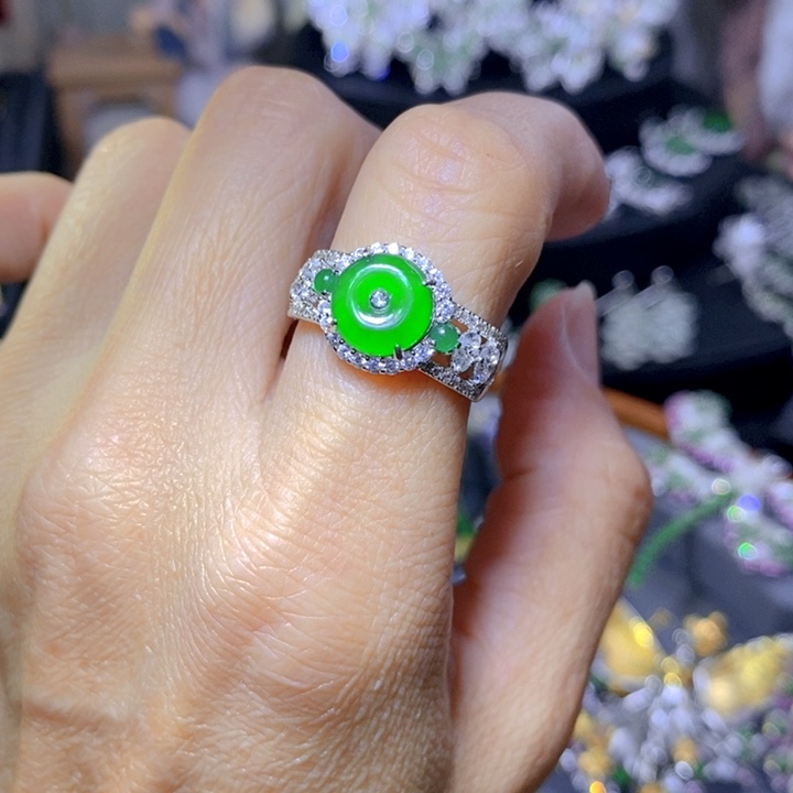 翡翠戒指银S925镶嵌天然翡翠