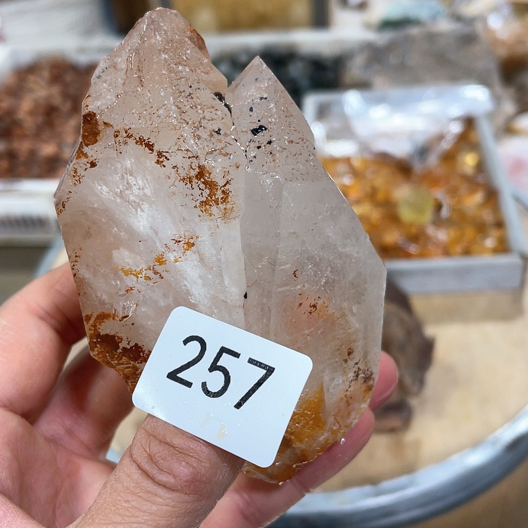 水晶摆件……未镶嵌