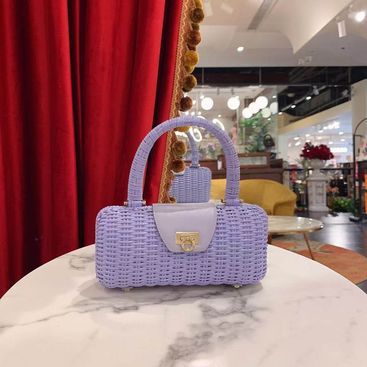 95新 FERRAGAMO/菲拉格慕 GGS藤编小篮子紫色金扣手提包 96521400