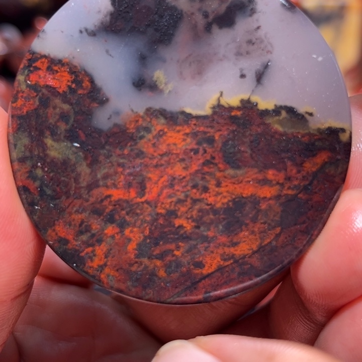 玉桂林鸡血玉手牌