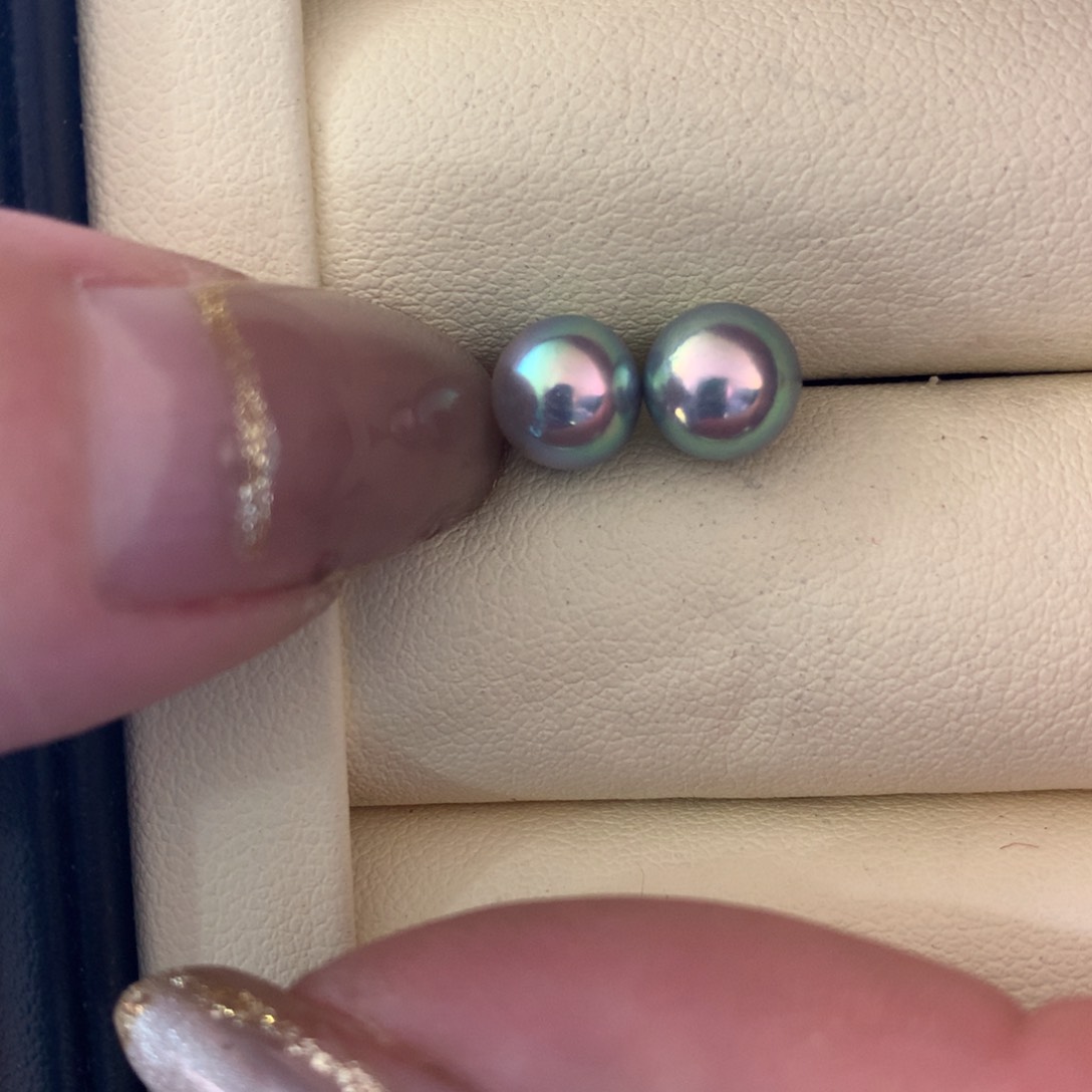 18K金镶嵌海水珍珠耳饰