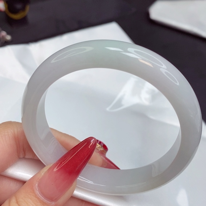 翡翠手镯未镶嵌派*星54圈