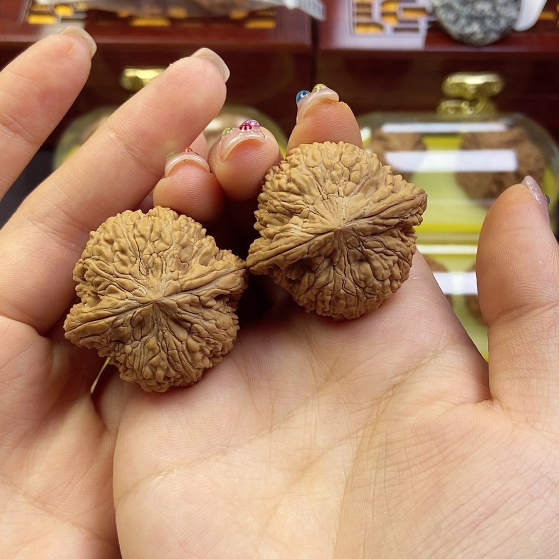 文玩核桃吊坠满天星球星38全品
