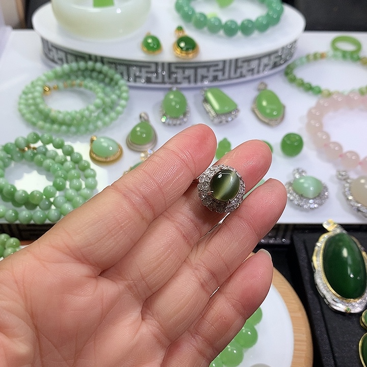 银S925镶嵌戒指和田玉（碧玉）