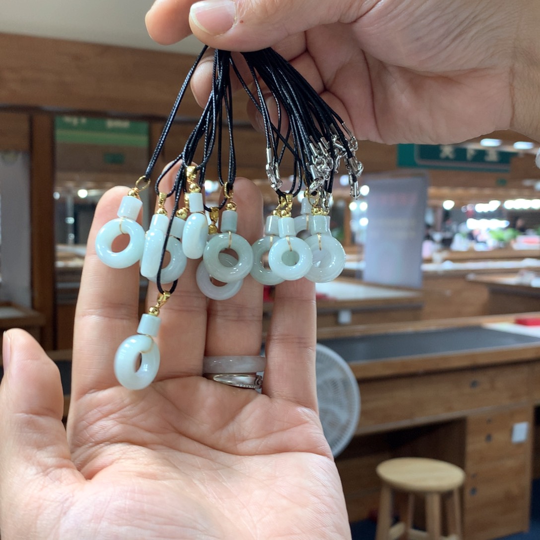 未镶嵌手链翡翠多样性发一