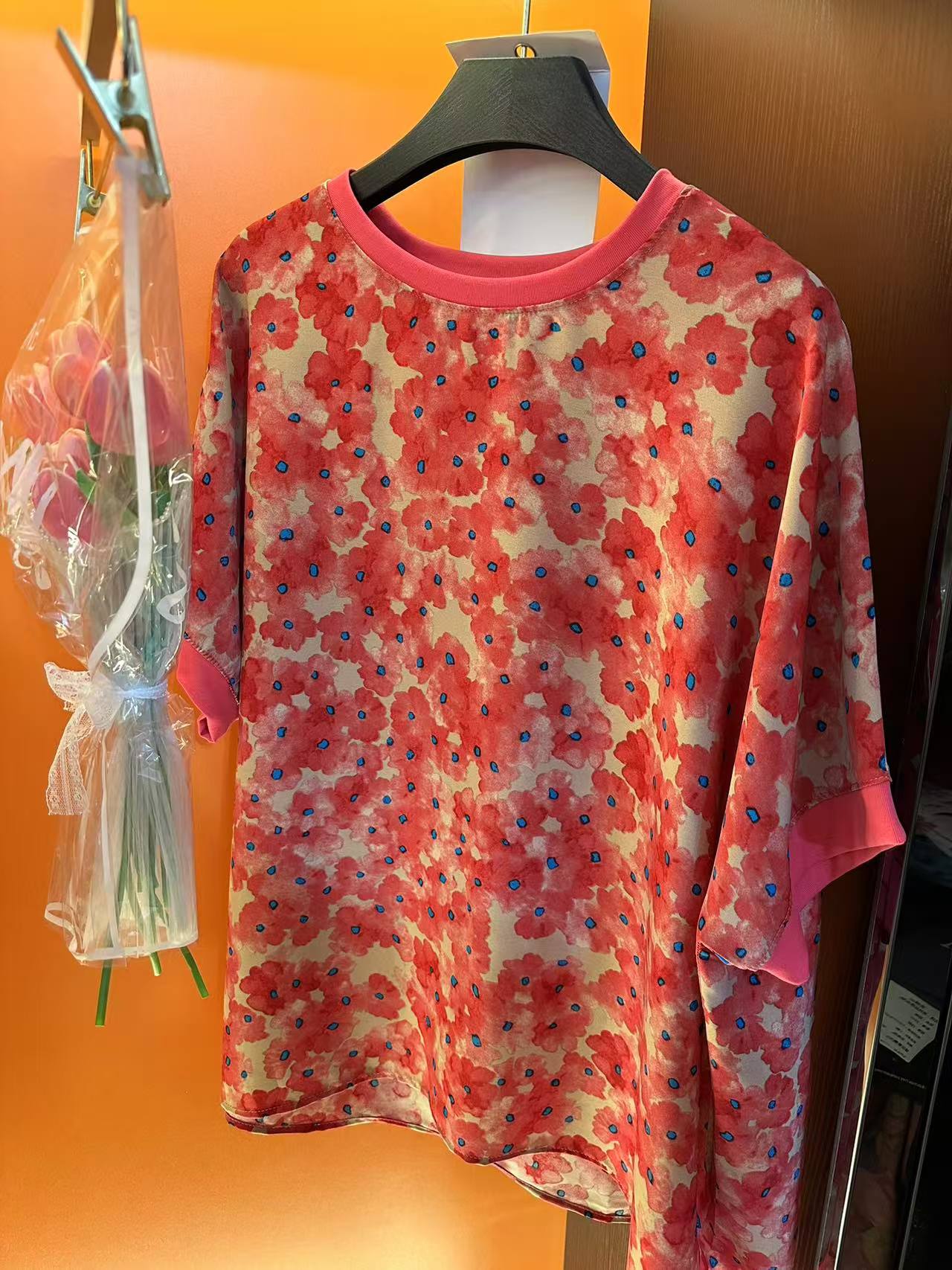 2025新款舒适透气上衣（粉点点）