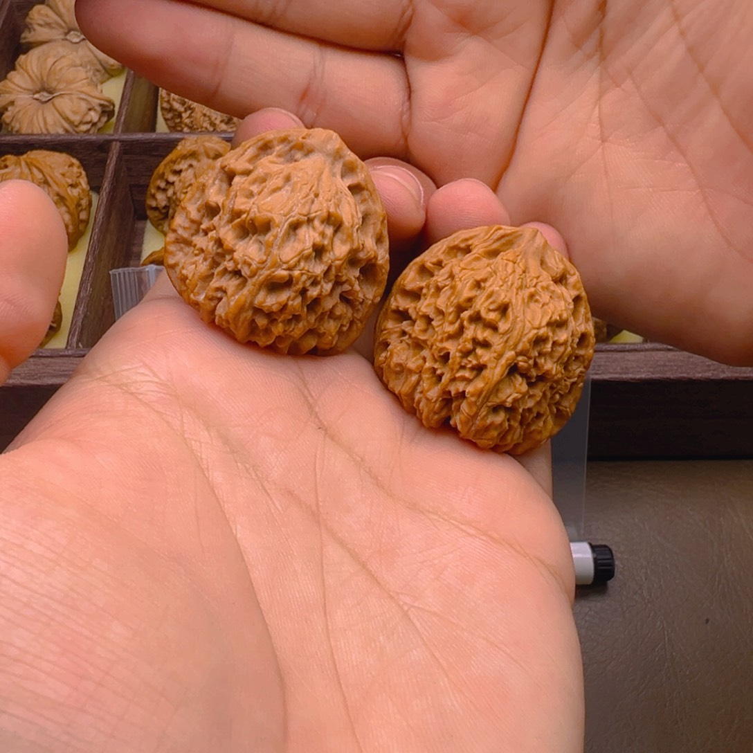 把件文玩核桃36尺三角南疆石