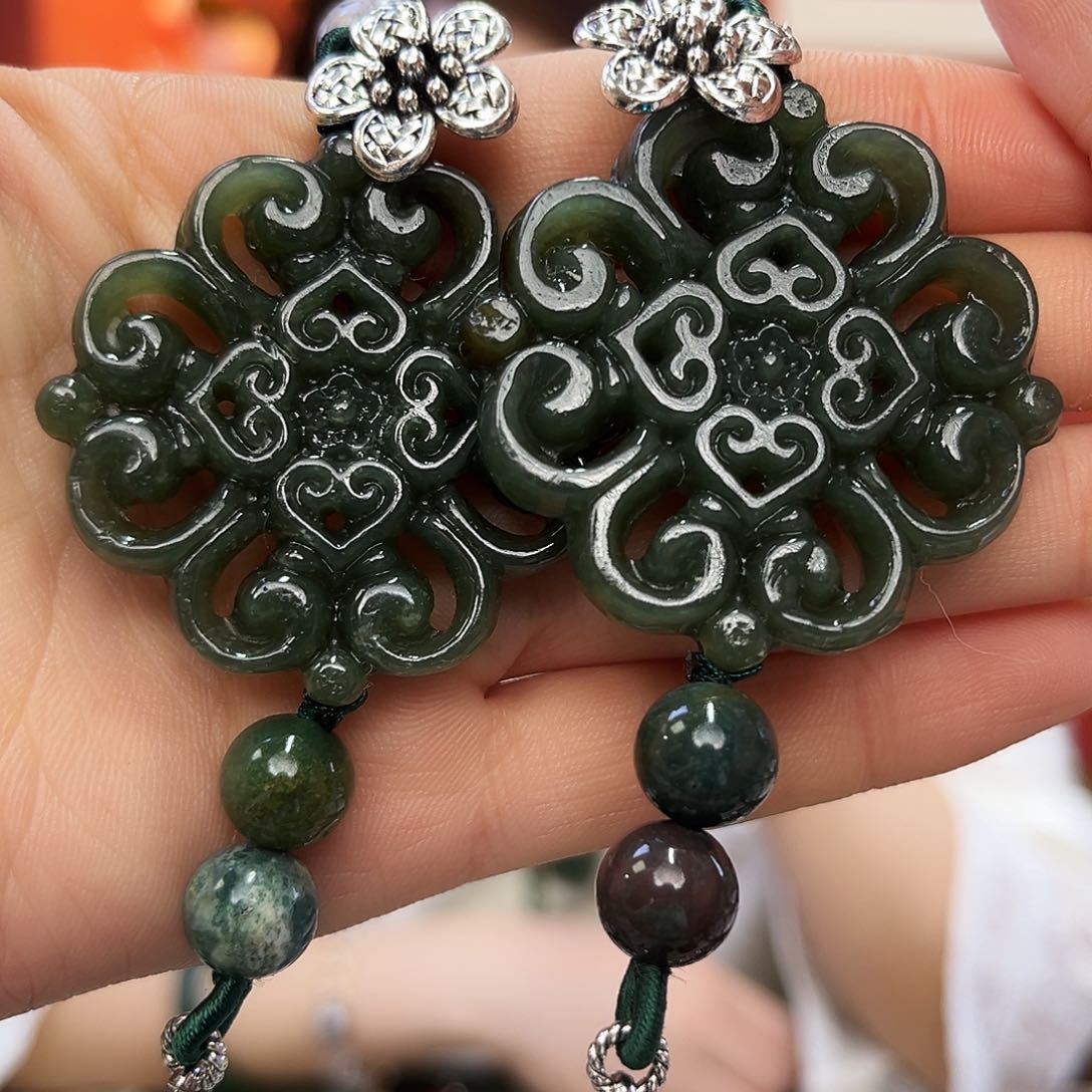 和田玉手链未镶嵌四方牌