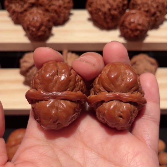 文玩核桃吊坠蛤蟆头