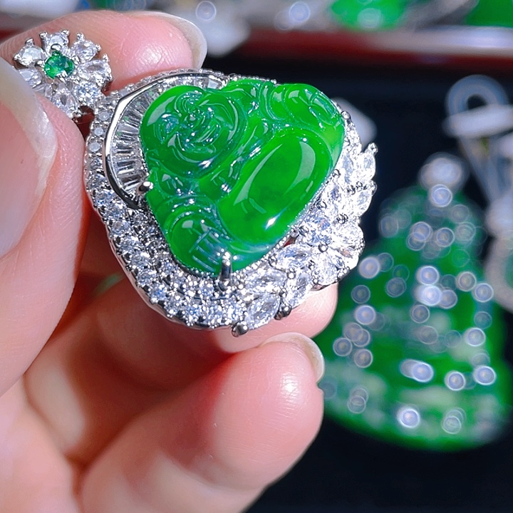 翡翠颈饰未镶嵌3，