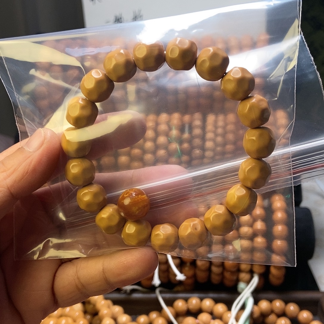 瓦****猴头核桃手串猴头手串奶酪一条